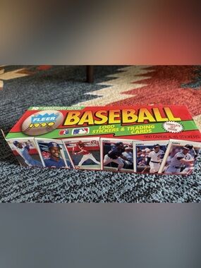 1990 Factory Sealed Fleer Baseball Trading Cards Box